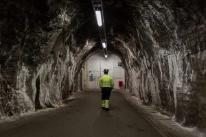 An-engineer-in-the-Cruachan-tunnel-1920x1200-1-300x200.jpg