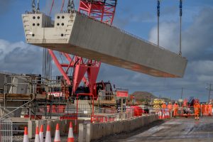 Thame-Valley-Viaduct-beam-lift-Oct-2023-rsz-300x200.jpg