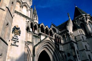 the-royal-courts-of-justice-1648944_1280-300x200.jpg